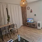 2 Pièces De Jade Dans à Appartamento
