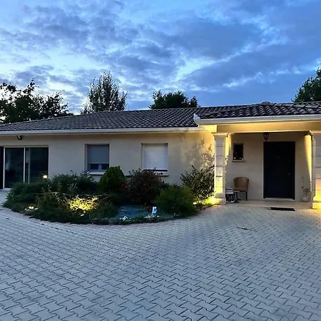 2 Pieces De Jade Dans A *