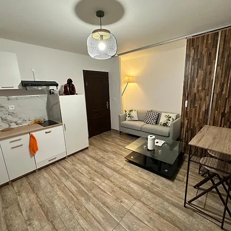 2 Pieces De Jade Dans A מונטובן