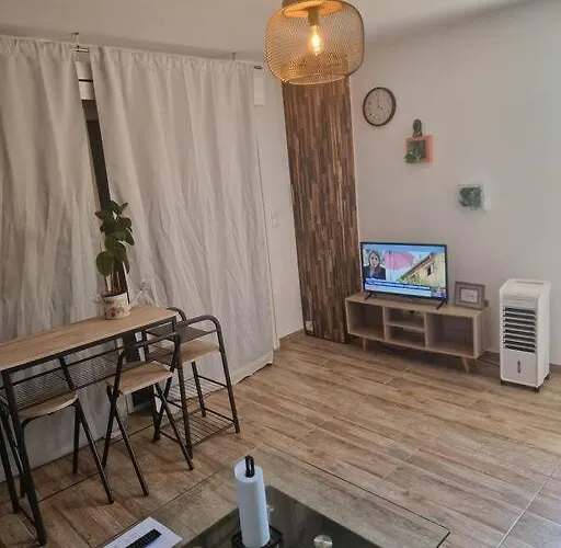 2 Pièces De Jade Dans à Appartement